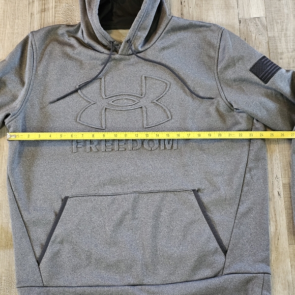 Under Armour Men's Gray Hoodie Sweater - Picture 3 of 9